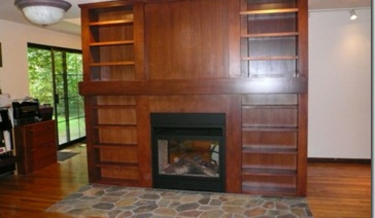 Bellevue-Fireplace-and-Library-2_thumb.jpg