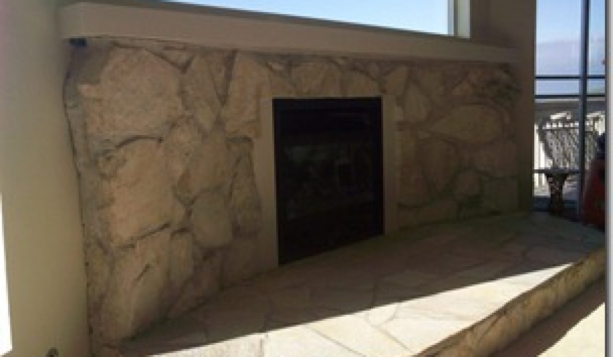 Fireplace-Remodel-That-Lets-in-the-View-2_thumb.jpg