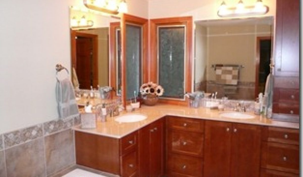 Woodinville-Master-Bath-Refresh-After_thumb.jpg